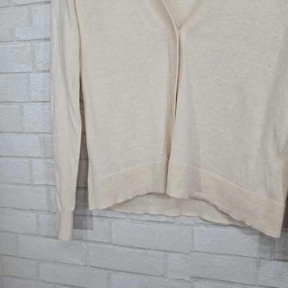 Banana Republic lightweight cardigan sweater - Picture 4 of 11